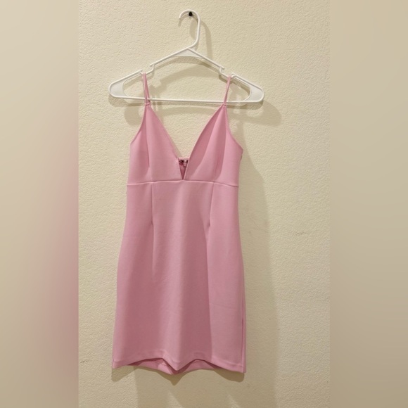 EUC Abercrombie and Fitch Light Pink Fitted Dress - Picture 2 of 6
